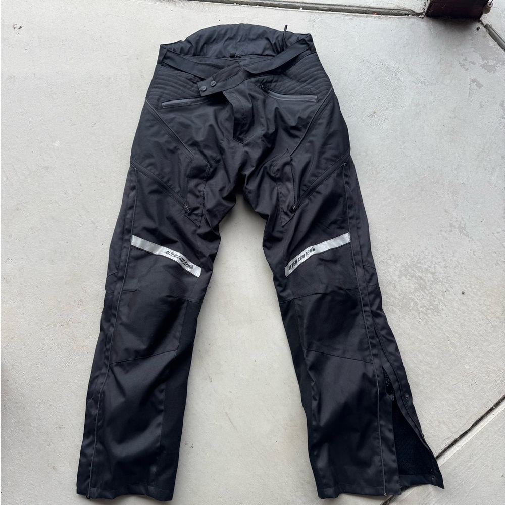 Joe Rocket Black Woman’s Motorcycle Pants with Reflective Strips and vents